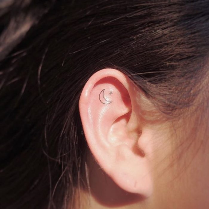 tatuaje en la oreja 