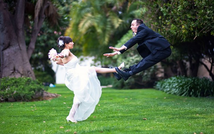 sesión fotos divertida boda recreoviral.com