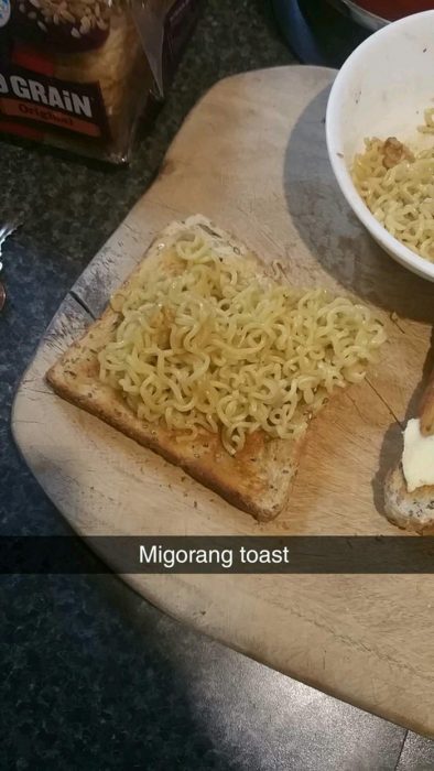 pan tostado con fideo 