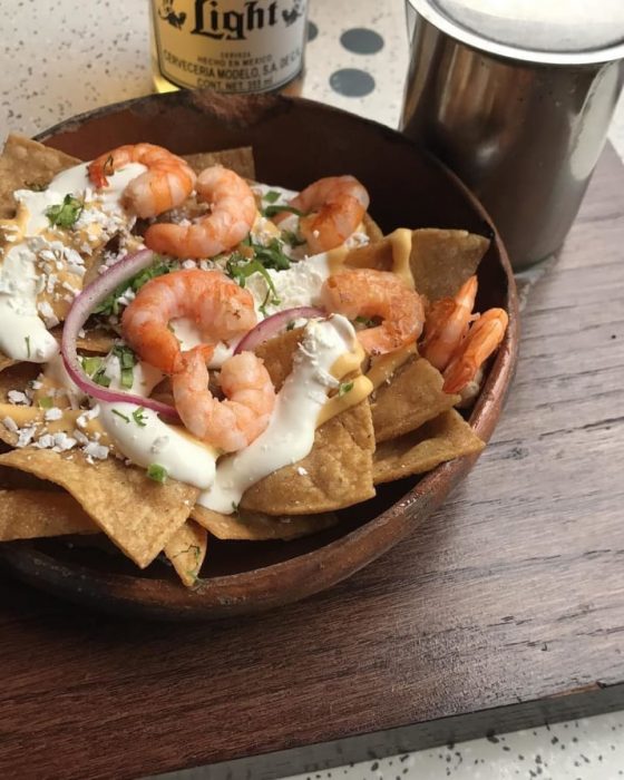 nachos con camarones