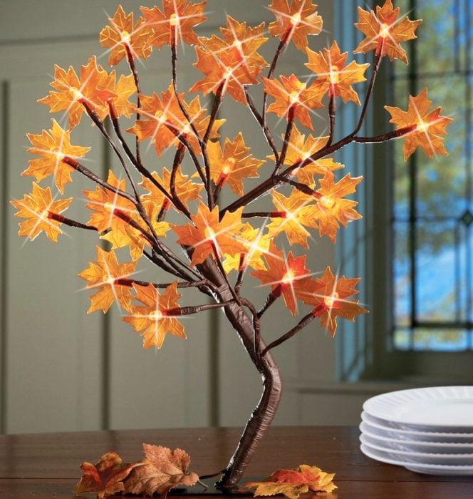 decoración con hojas de árbol