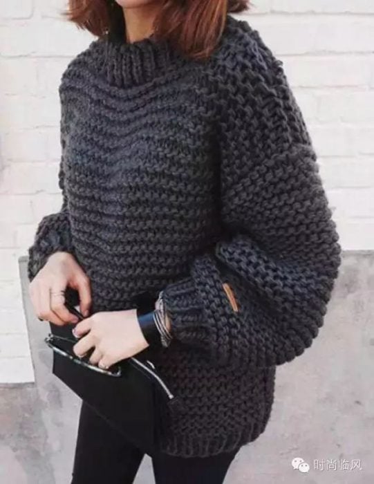 outfit de otoño con suéter