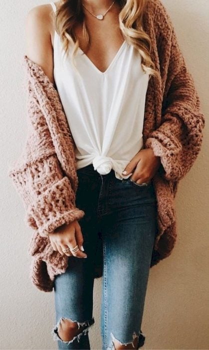 outfit de otoño con suéter