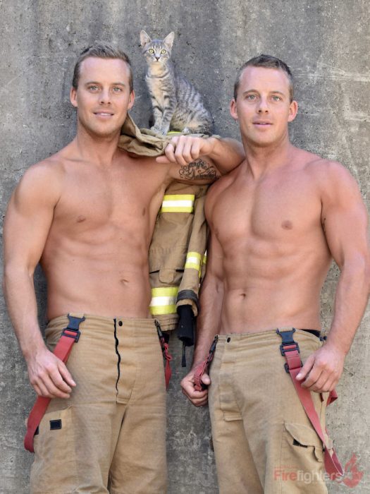 dos bomberos y un gato 