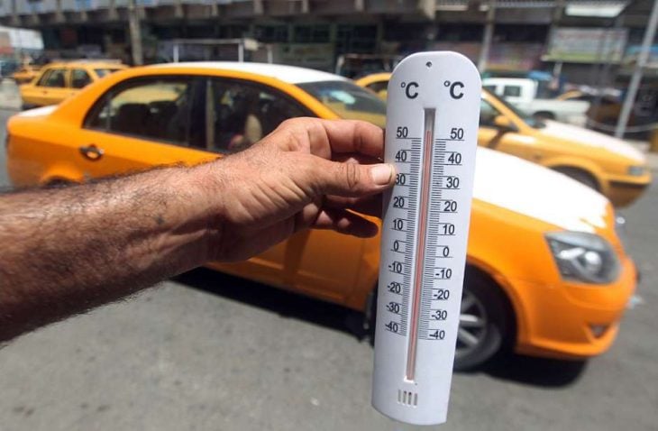 termómetro en la ciudad 