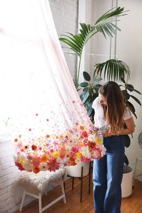 cortina con flores 