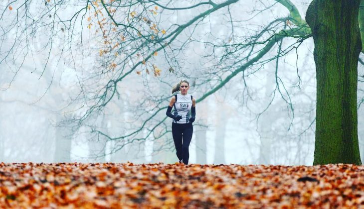 mujer corriendo 