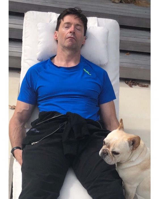 Hugh Jackman durmiendo 