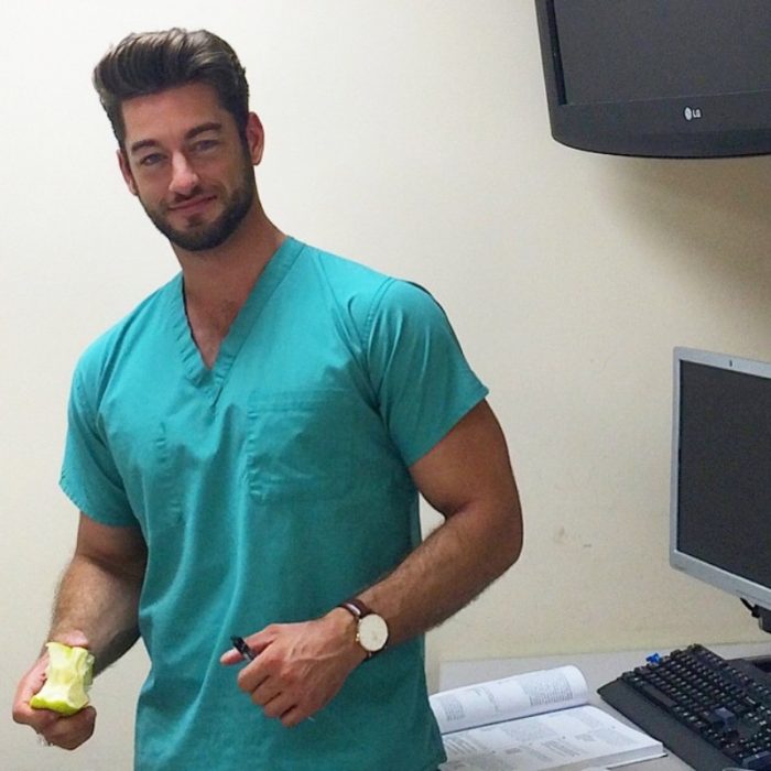 doctor guapo, manzana 