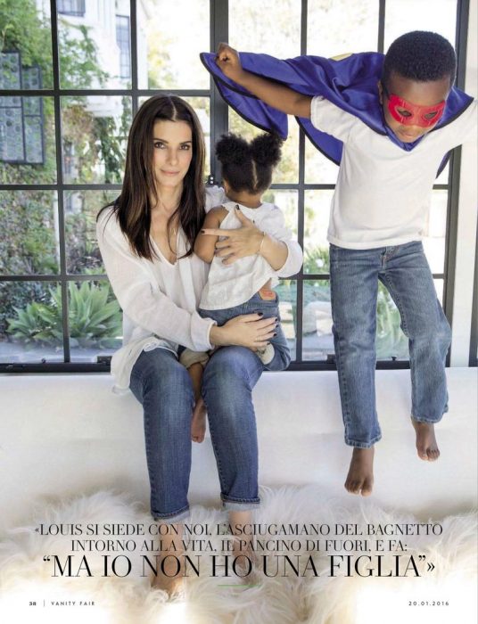 sandra bullock con sus hijos 