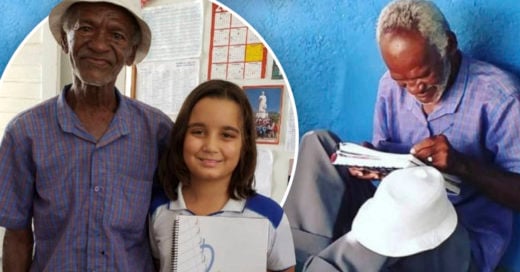 COVER Niña de 9 años le enseña leer al vendedor de helados de su escuela