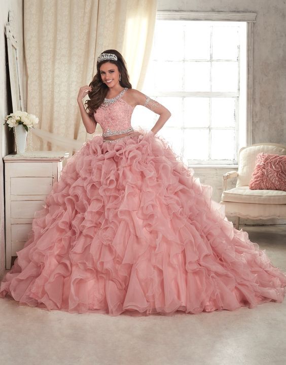 17 Hermosos vestidos para miradas en tus XV